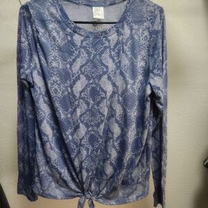 Zenana Outfitters Blue Snake Print Blouse